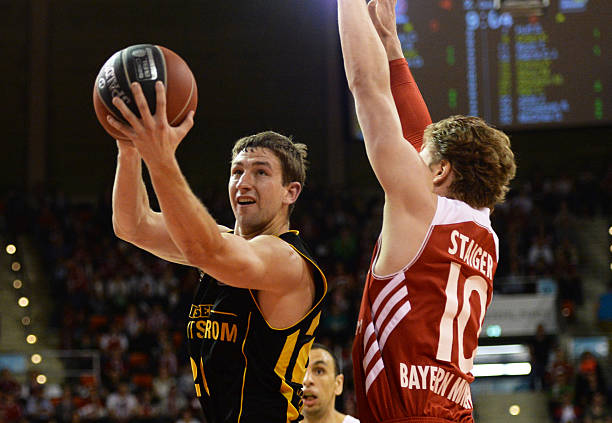 和依据似乎 和依据似乎