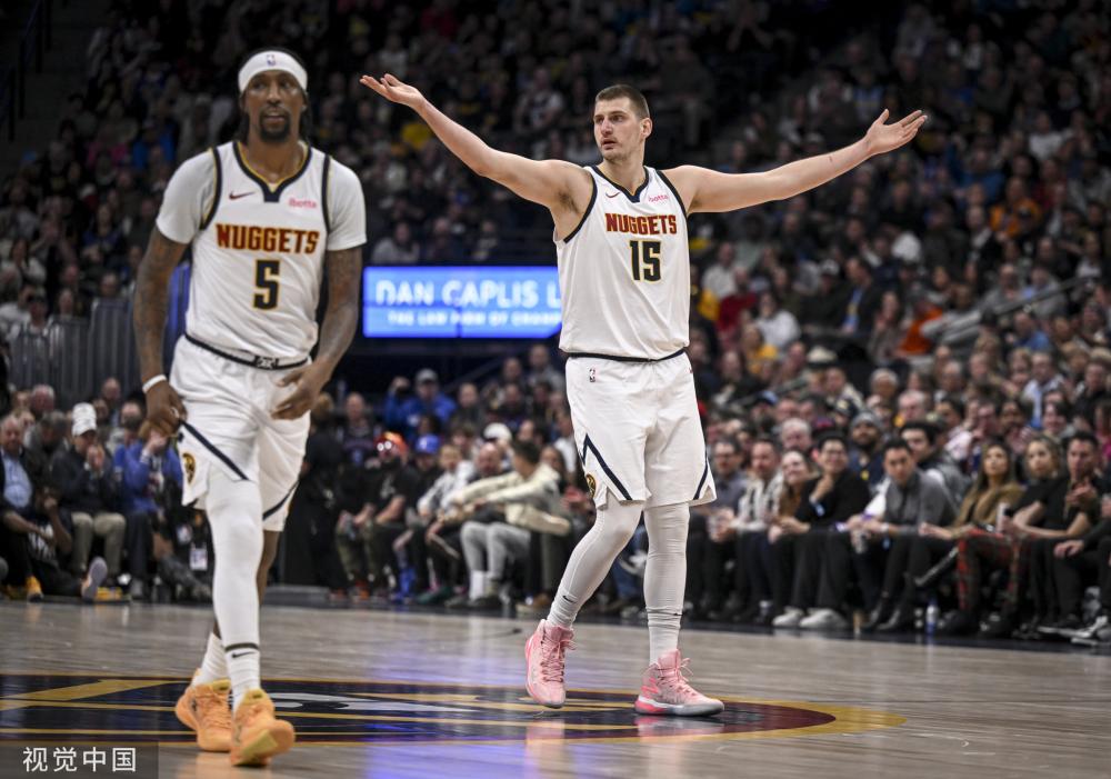 为足球奉献 为足球奉献